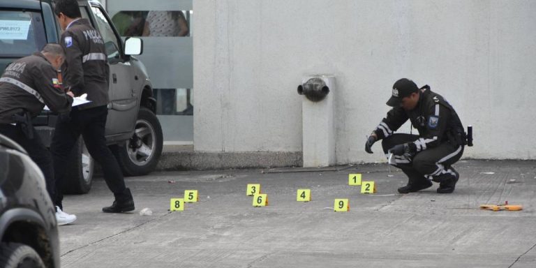 Machala: dos abogados fueron asesinados al estilo sicariato fuera de la cárcel