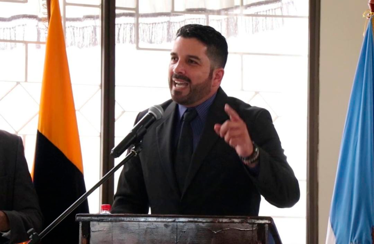 ALCALDE TAMARIZ PROHÍBE PINTAR LEYENDAS POLÍTICAS EN PAREDES PARA PRIORIZAR LA RENOVACIÓN URBANA