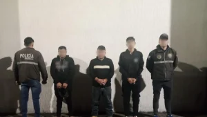 Sujetos que transportaban explosivos en un bus interprovincial fueron detenidos en Quito