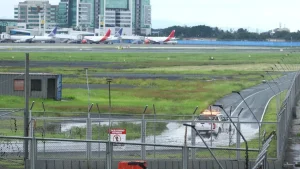 Un ecuatoriano fue detenido al intentar viajar con un pasaporte mexicano falso