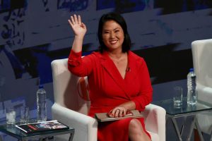 Keiko Fujimori apela al recuerdo del gobierno de su padre en debate presidencial de Perú