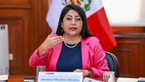 Perú: Renuncia Denisse Miralles,la presidente del Consejo de Ministros de José María Balcázar, a un día del voto de confianza