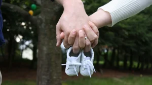 ¿Por qué América Latina tiene menos hijos que nunca? Las causas detrás del histórico desplome de la natalidad