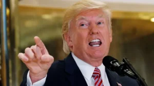 Donald Trump acusa al papa León XIV de ser “débil” en política exterior