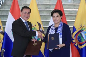 Seguridad, comercio y firma de convenios marcaron el encuentro entre los cancilleres de Ecuador y Paraguay