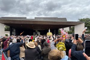 Miles rezan en Fátima por la paz y recuerdan el aniversario del atentado a Juan Pablo II