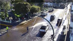 Continúan los trabajos de limpieza 19 horas después del aluvión en el cantón Mejía