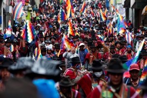 Bolivia: Rodrigo Paz recorta su salario a la mitad mientras aumentan las protestas que exigen su renuncia