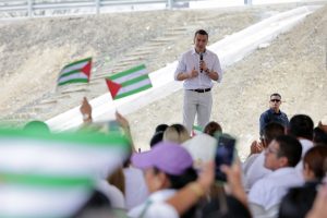 Daniel Noboa inaugura el puente Quimís y anuncia la reconstrucción de la vía Montecristi-La Cadena en Manabí