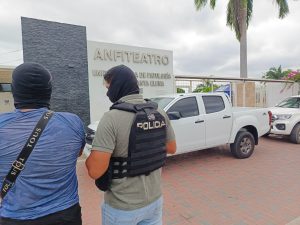 Fiscalía allana la morgue de Santa Elena e investiga presuntas irregularidades en el Centro Forense