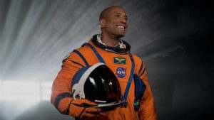 «Podía tapar la Tierra con mi mano»: la reflexión que marcó a Victor Glover tras viajar alrededor de la Luna