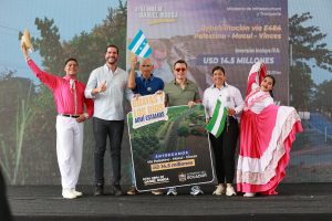 Noboa entrega rehabilitación de la vía Palestina-Macul-Vinces con una inversión de USD 14,5 millones