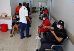 Casos de dengue aumentan 27,6 % en Guayaquil y autoridades refuerzan acciones preventivas