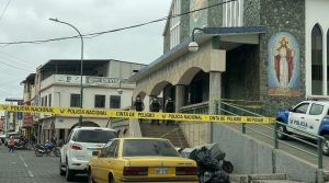 HOMBRE FUE ASESINADO EN EL INTERIOR DE UNA IGLESIA EN MANTA