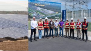 PLANTA DE GENERACIÓN SOLAR YA FUNCIONA EN SANTA ELENA Y RESIBE LA VISITA DE AUTORIDADES
